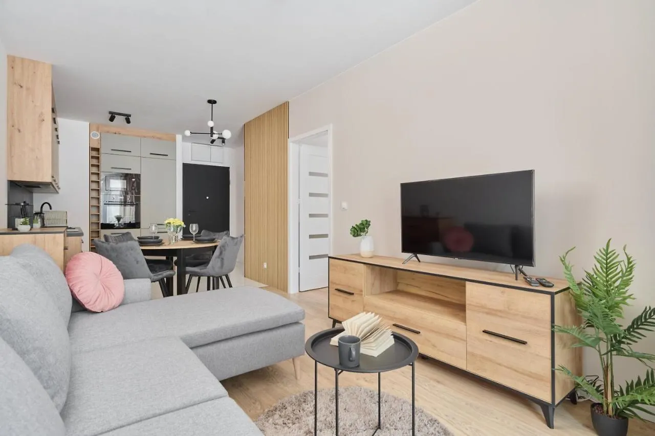 Nowoczesny Apartament Z Balkonem I Parkingiem W Centrum Wroclawia By Noclegi Renters Polska