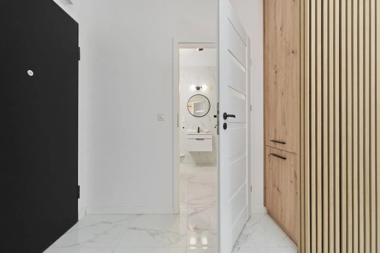 Nowoczesny Apartament Z Balkonem I Parkingiem W Centrum Wroclawia By Noclegi Renters
