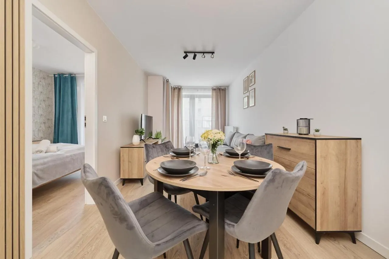 Nowoczesny Apartament Z Balkonem I Parkingiem W Centrum Wroclawia By Noclegi Renters
